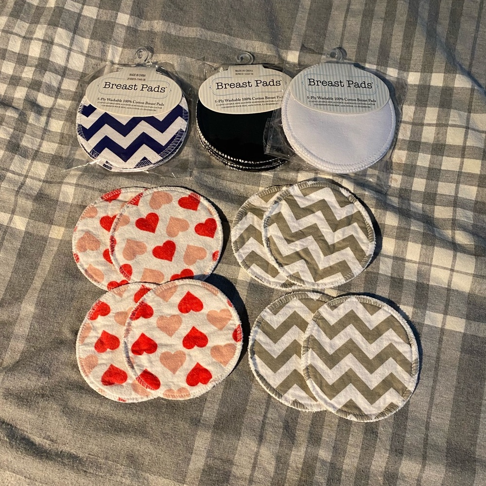 Cloth Breast Pads.